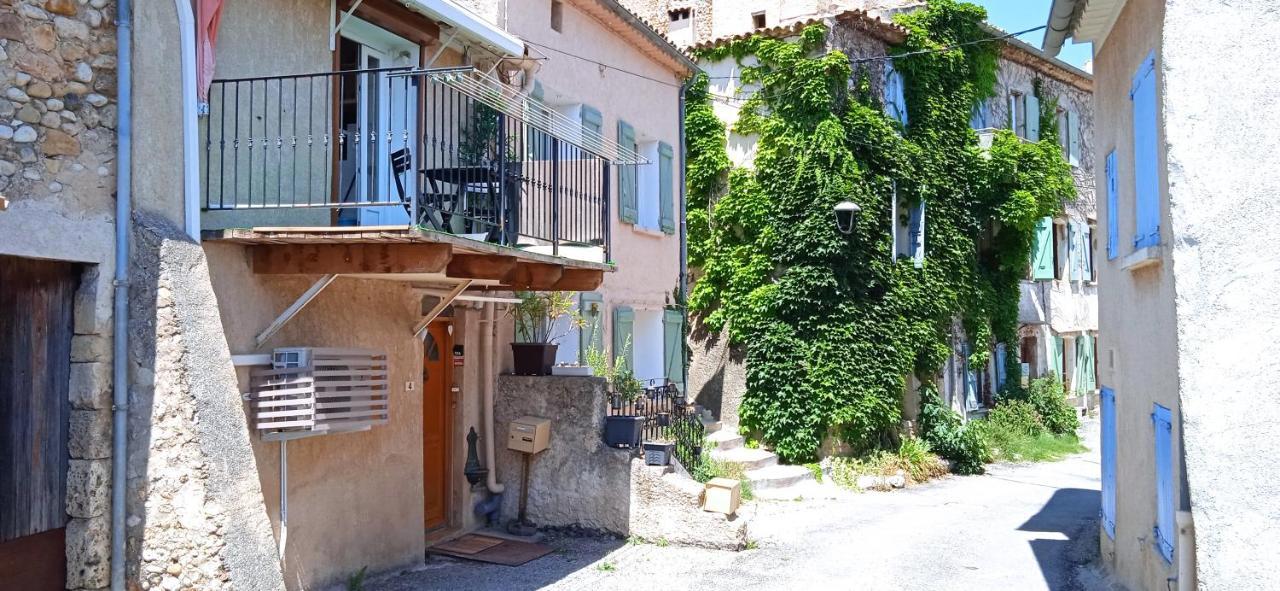 Hébergement de vacances Maison De Village En Provence Puimoisson